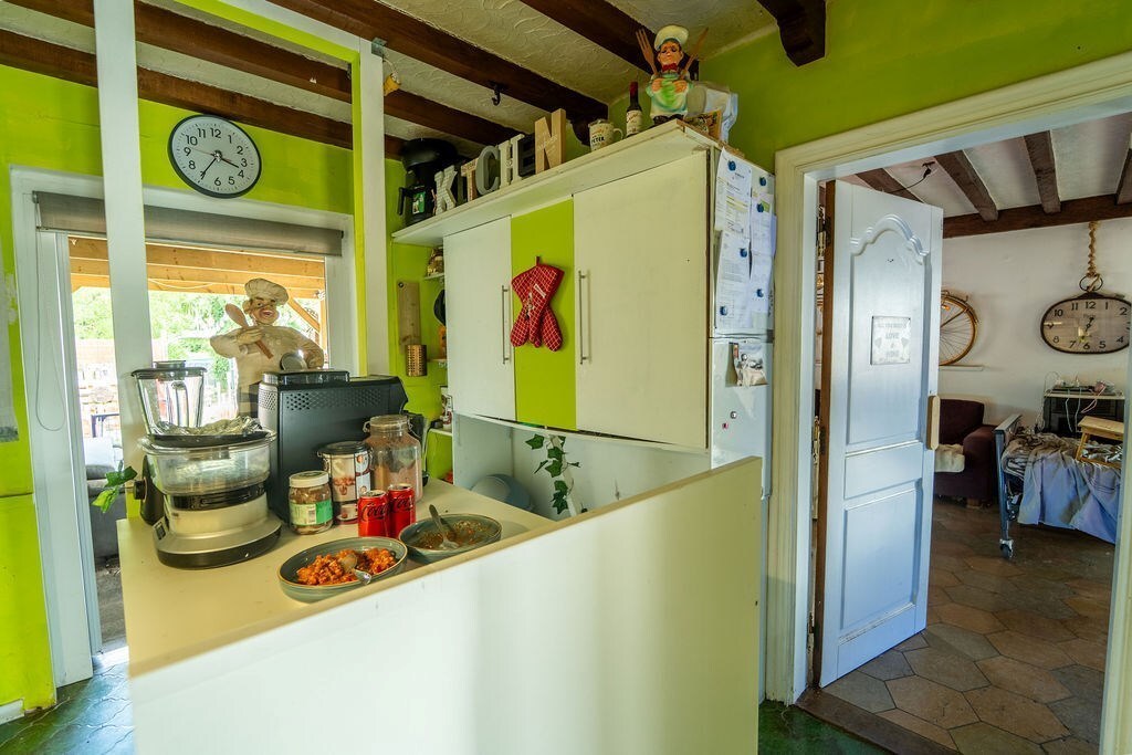 RUIME GELIJKVLOERSE WONING MET 3 SLAAPKAMERS, GARAGE EN RUIME TUIN TE HASSELT (KERMT) 