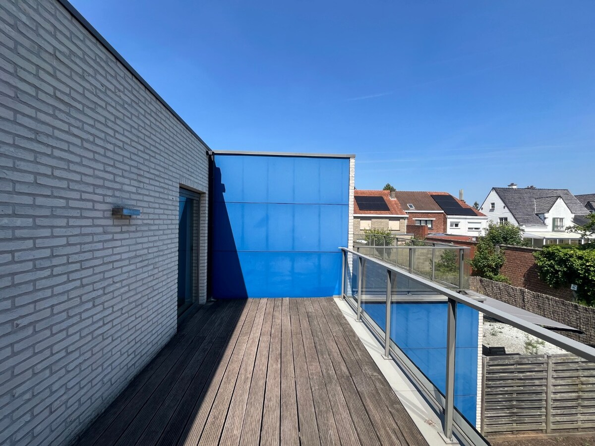Centrumwoning met tuin, terras én ondergrondse parkeerplaats. 