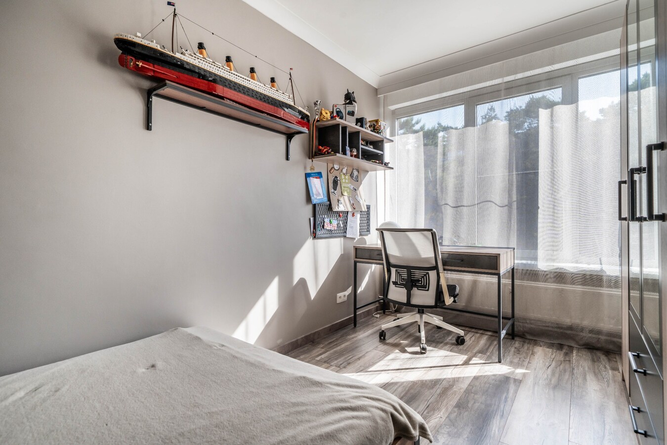 Ruim appartement (125 m²) met 3 grote slaapkamers. Centrum Genk! 