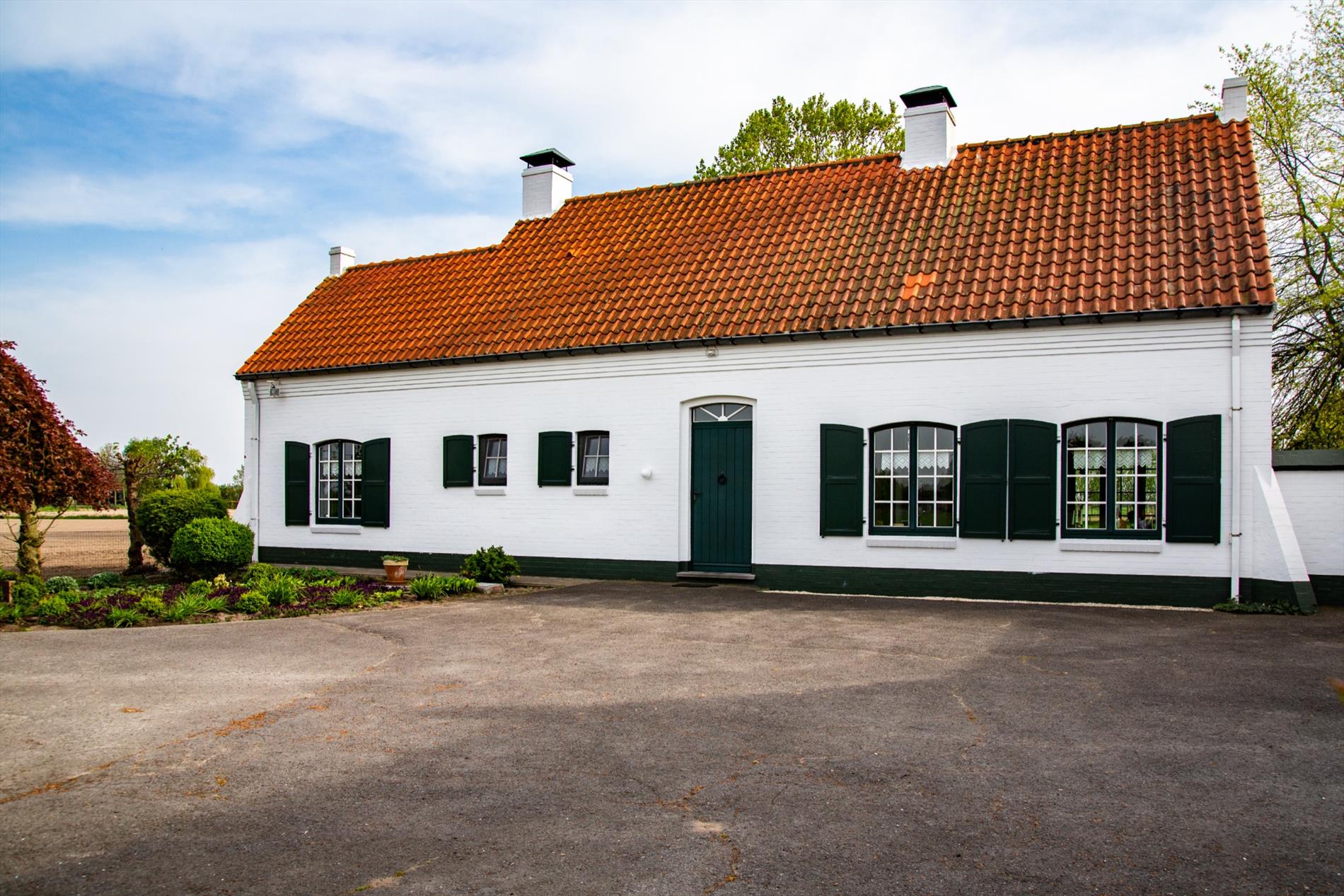 Uniek landhuis op 7.390m²  te Bassevelde 