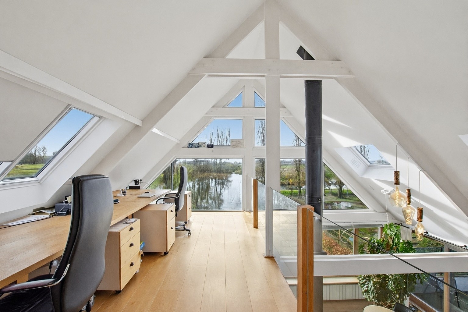 Restaurant met privéwoning en 2 B&amp;B-kamers op 4.370 m² 
