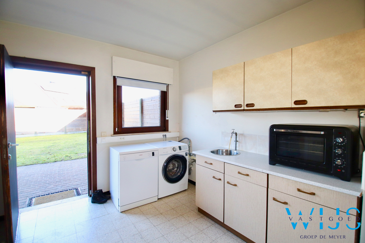 Instapklare woning in een rustige woonwijk te ERTVELDE! 