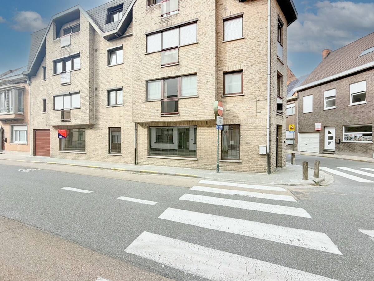 Prachtig en zeer ruim gelijkvloers appartement met zeer ruime garage 173m2 *** NONO INSPIRED ***! 