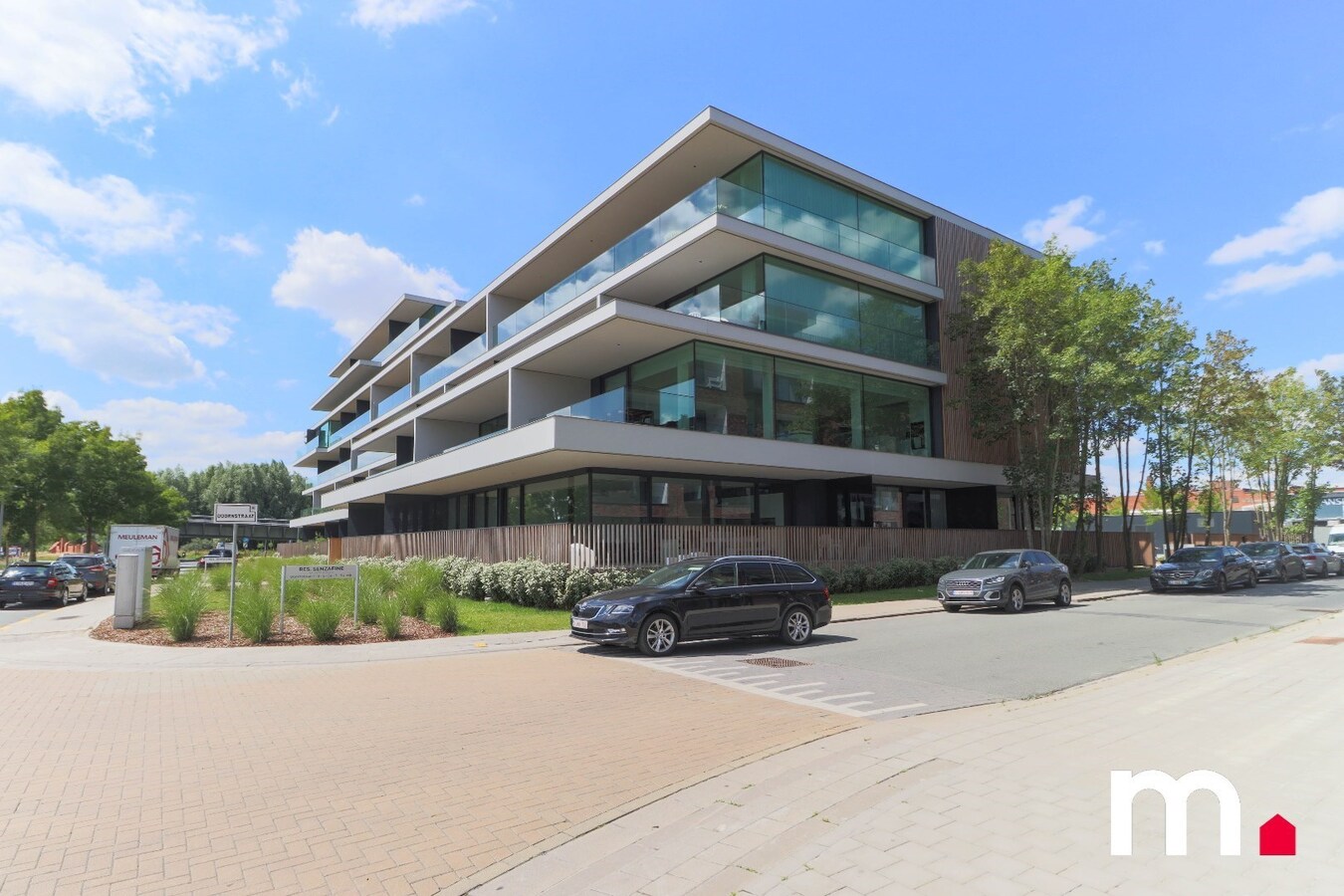 Bemeubeld appartement met lift, 2 slaapkamers én parkeerplaats in Kortrijk 