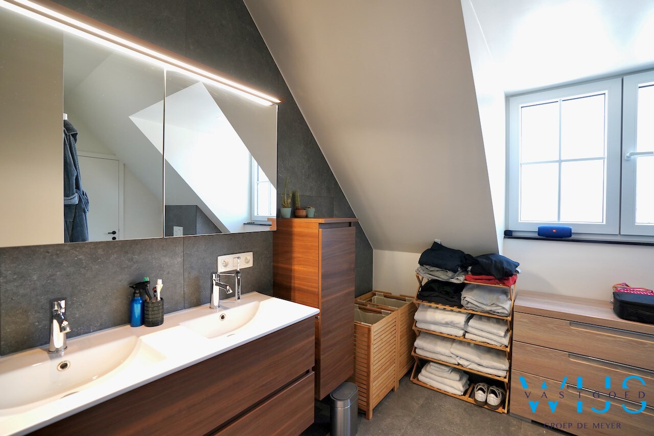 Instapklaar appartement met 2 slaapkamers &amp; terras te ASSENEDE ! 