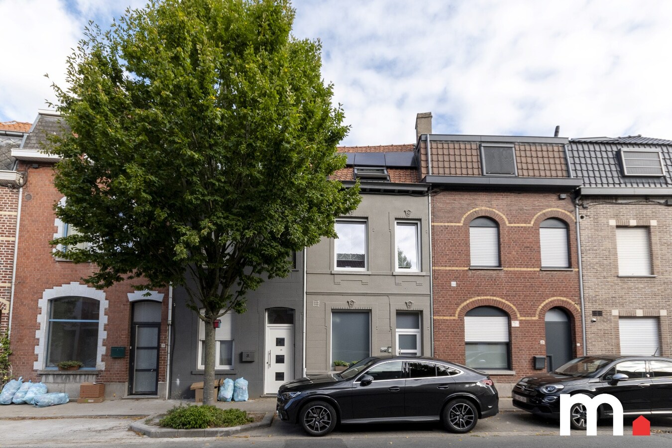 Instapklare woning met fantastische tuin te Kortrijk ! EPC 126 B 