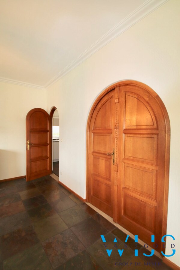 Statig woonhuis op 1104 m² in het centrum van Sleidinge ! 