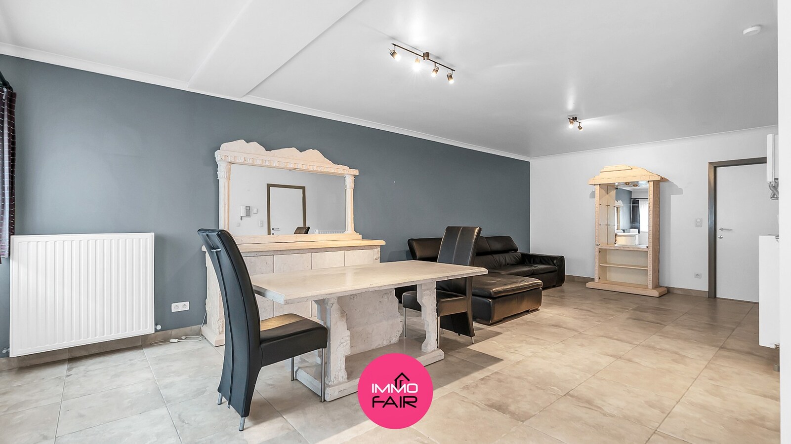 Gelijkvloers appartement met ruim terras in hartje Lanaken 