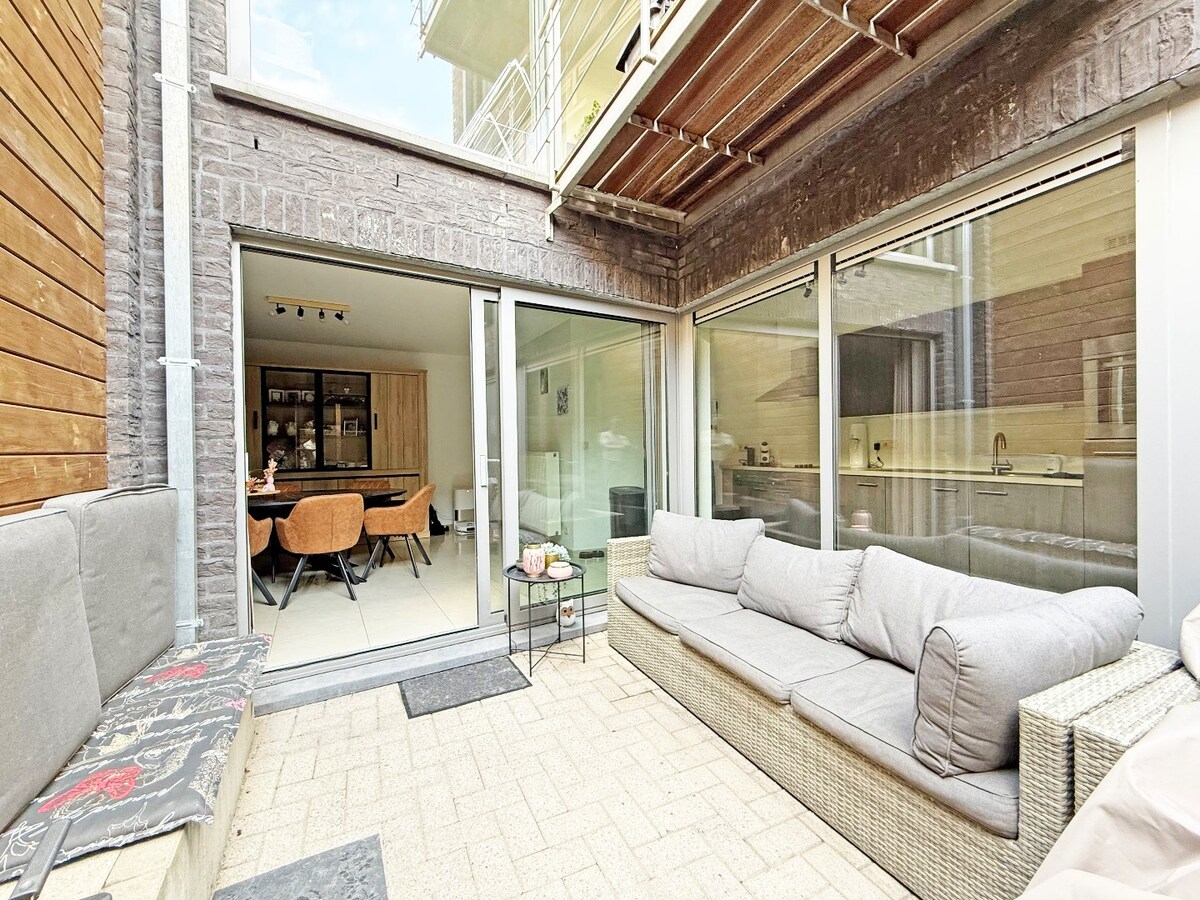 Recent (2009) gelijkvloers appartement te Ninove 