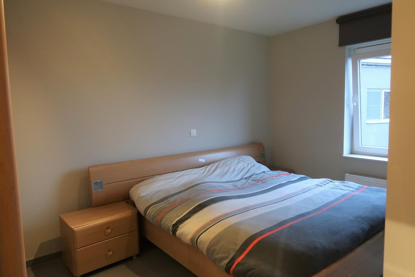 Ruim 2 slaapkamerappartement op uitstekende ligging te Poelkapelle 