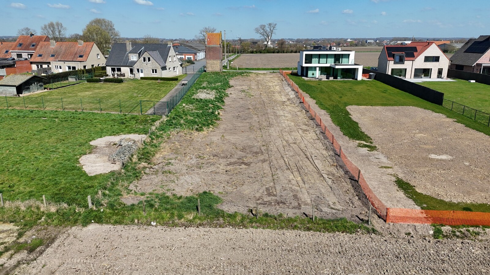 Mooi en groot perceel bouwgrond met met ver uitzicht op de natuur te Kortemark. 