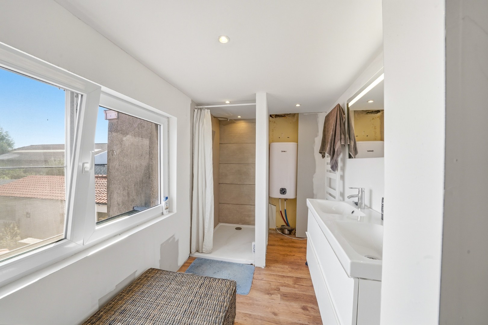 Te renoveren woning met ruime tuin in Bredene 