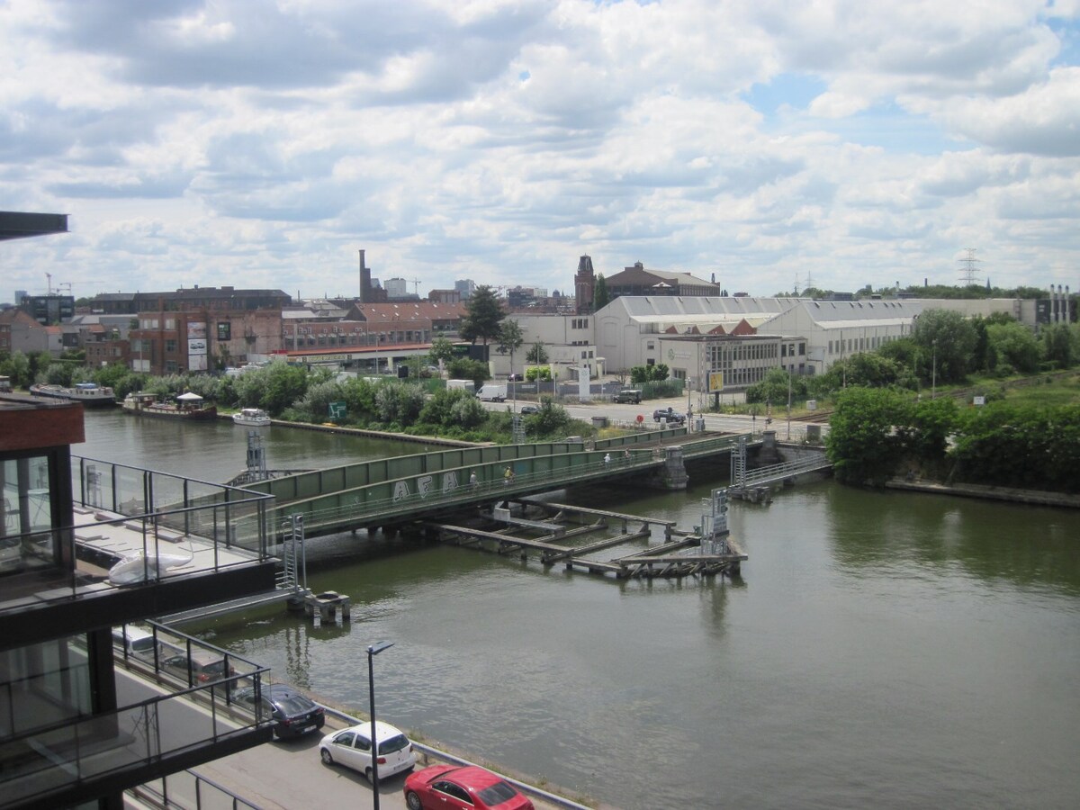 Exclusief design-appartement in hippe buurt ! 