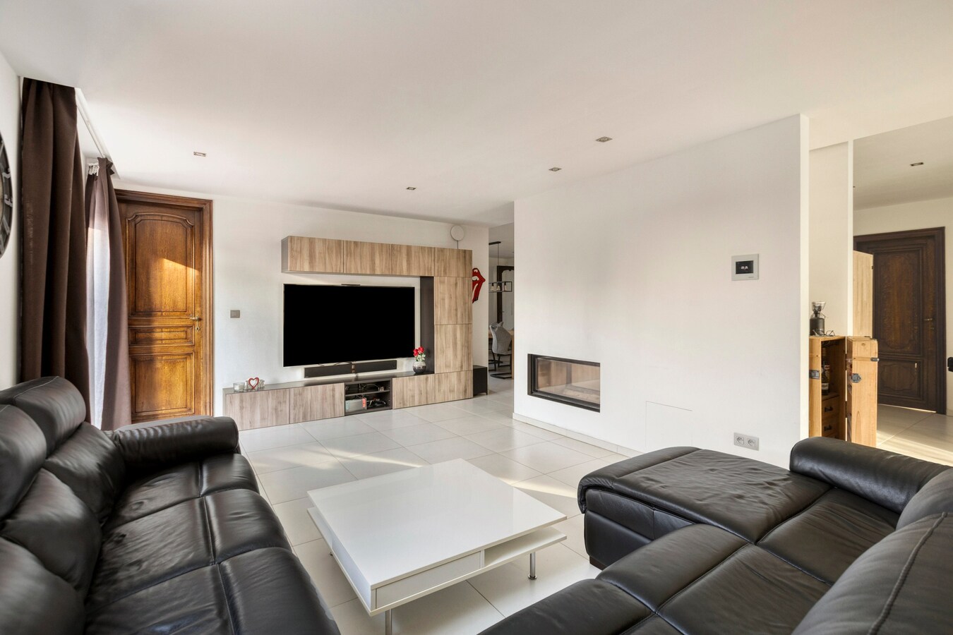 Instapklare villa met zwembad. Landelijke ligging in Leut (Maasmechelen). 