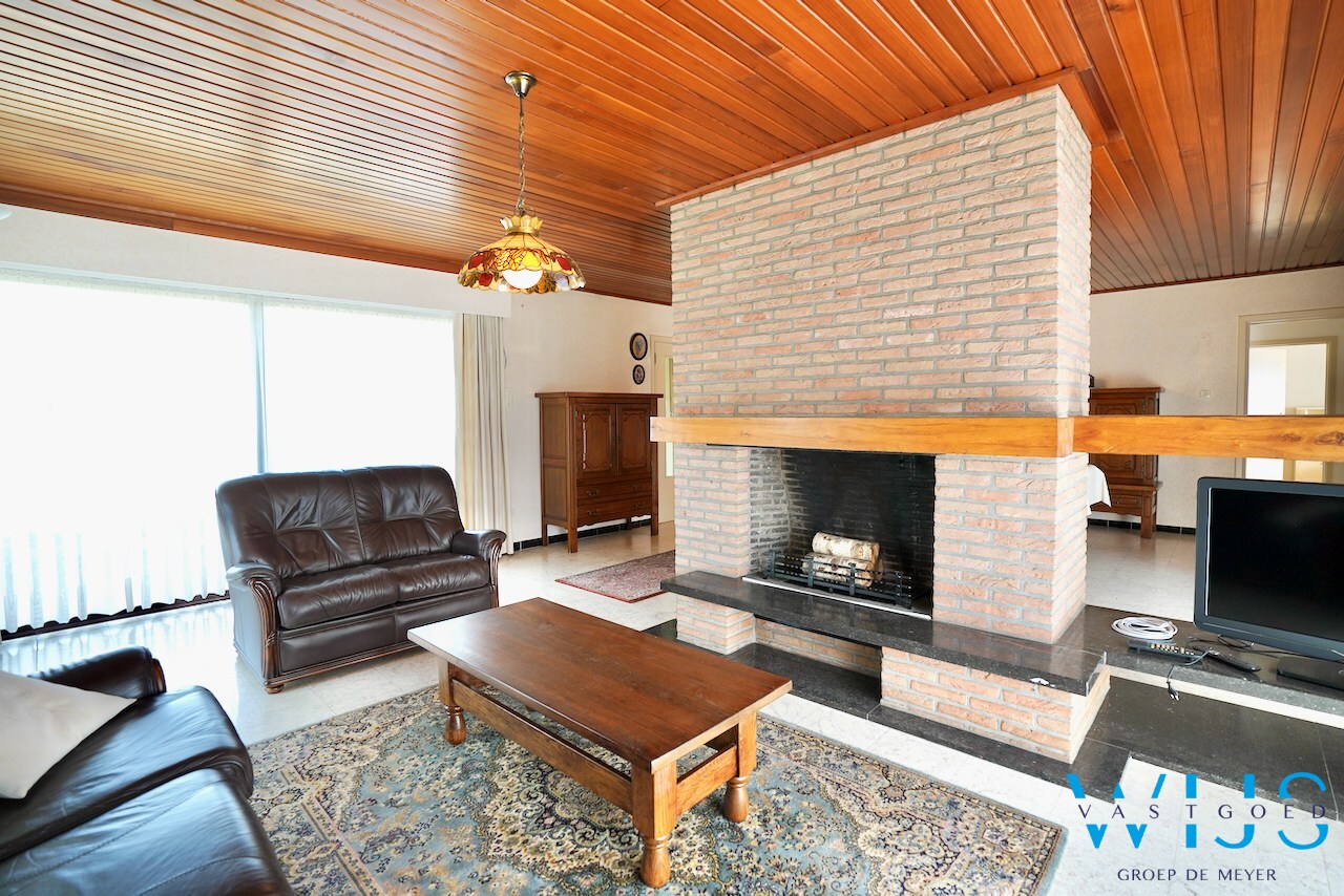 Ruime bungalow op 1000m² met prachtig uitzicht te Boekhoute ! 