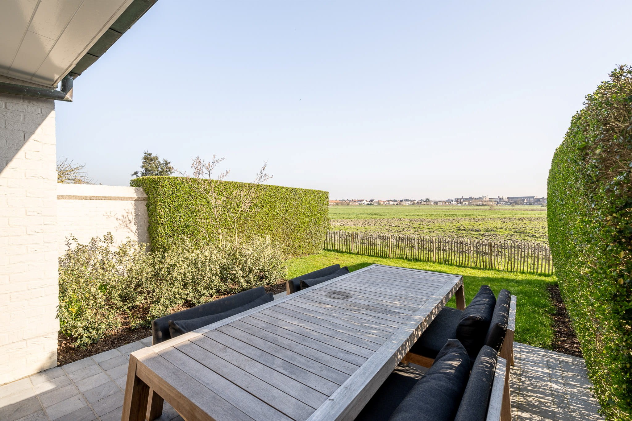 Maison récemment rénovée à vendre avec une vue magnifique sur les polders. 