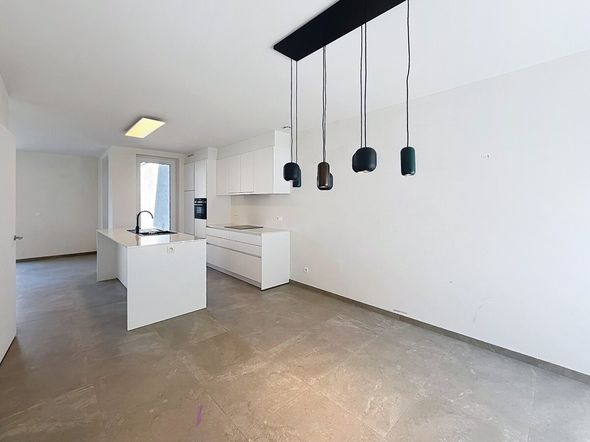 Nieuwbouwwonining met 4 slaapkamers in hartje Aalter op toplocatie. 