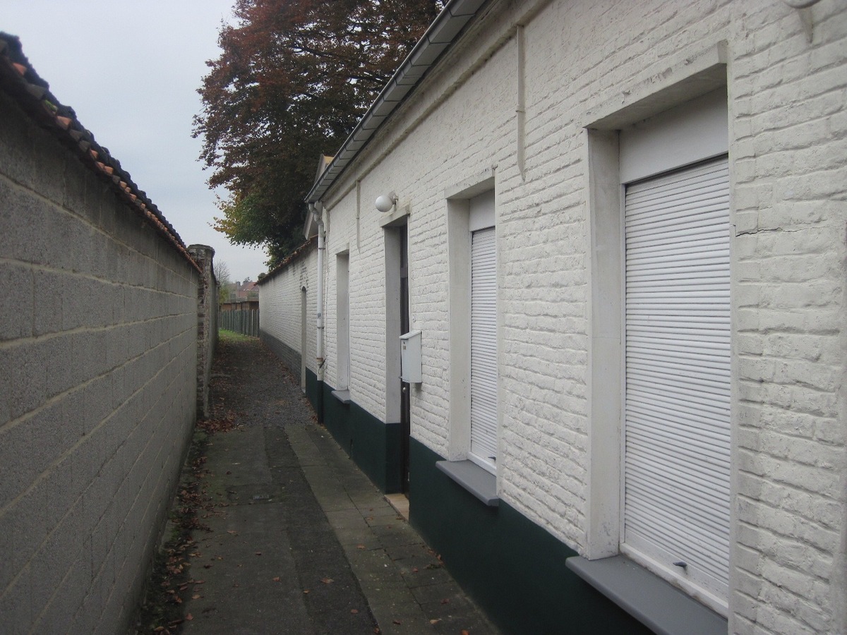 Verzorgde, authentieke rijwoning in hartje Asper. 