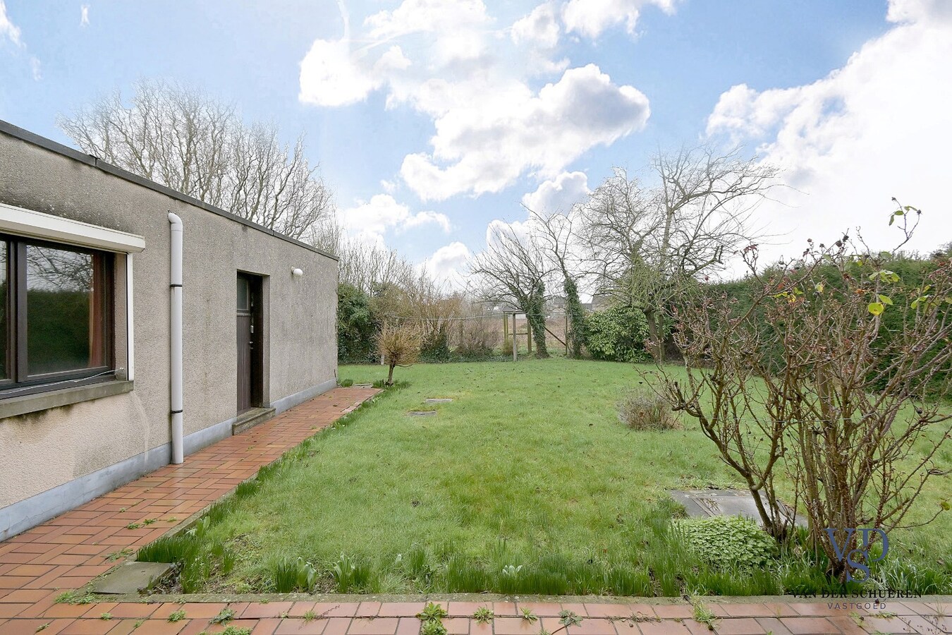 Bijzonder ruime gezinswoning. 