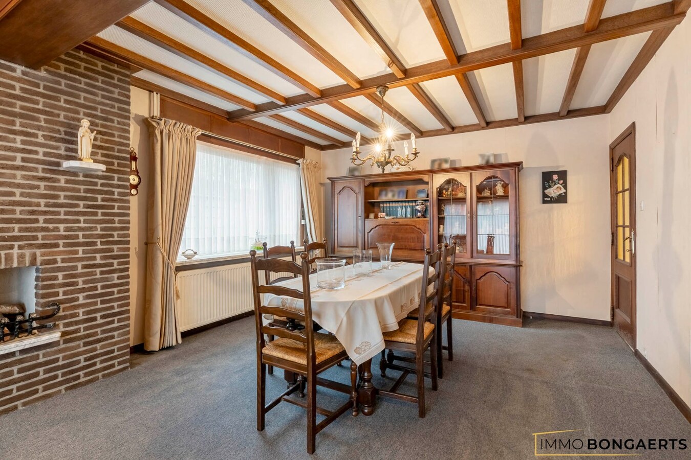 Te renoveren woning met 3 slaapkamers 