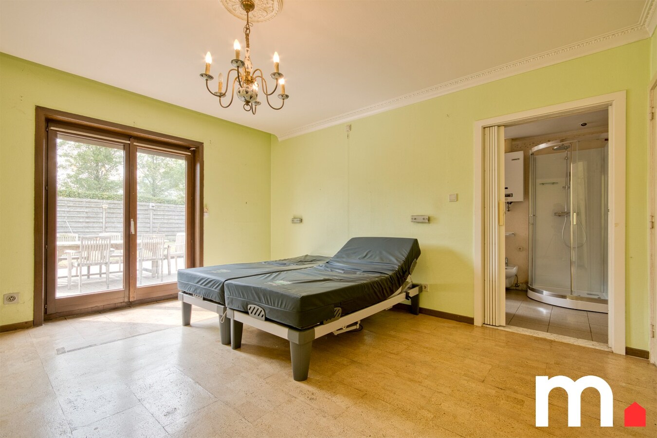 Unieke woning met zwembad en prachtig verzicht op het Preshoekbos ! 