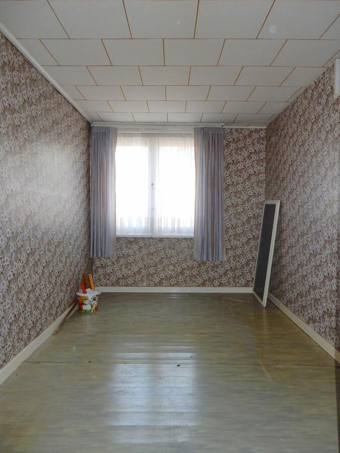 Op te frissen woning te Ichtegem 