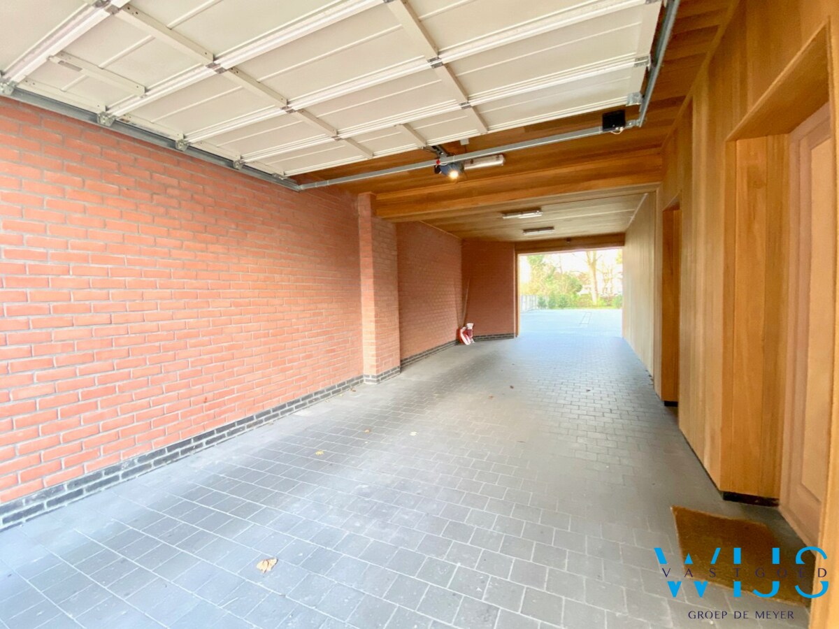 Uniek dakappartement te CENTRUM EVERGEM ! 