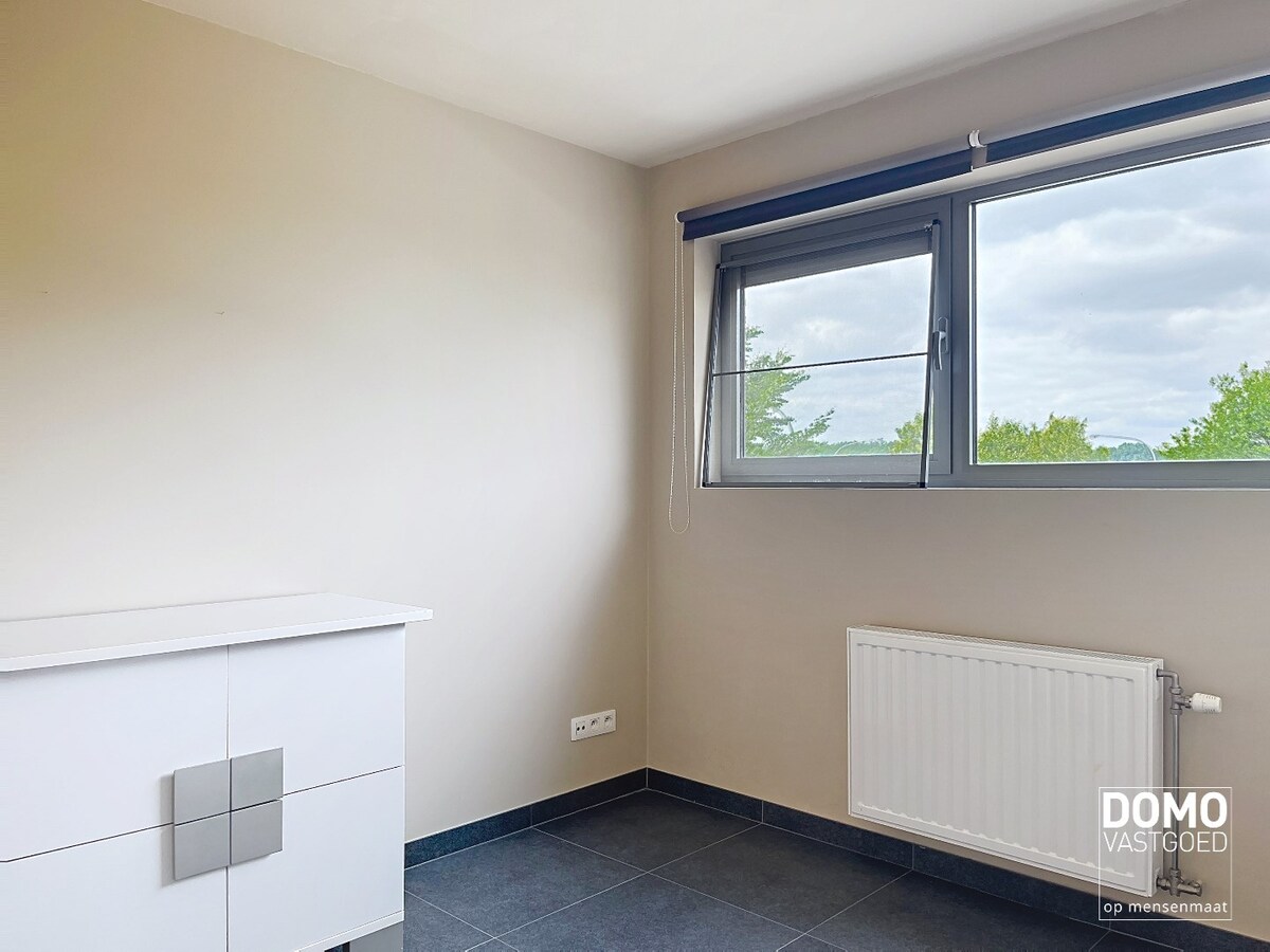 LICHTRIJK DUPLEXAPPARTEMENT MET ZUIDGERICHT TERRAS TE KERMT 