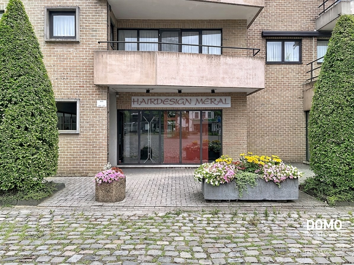 Kantoorruimte of ruimte voor vrij beroep op toplocatie in het centrum van Kermt 