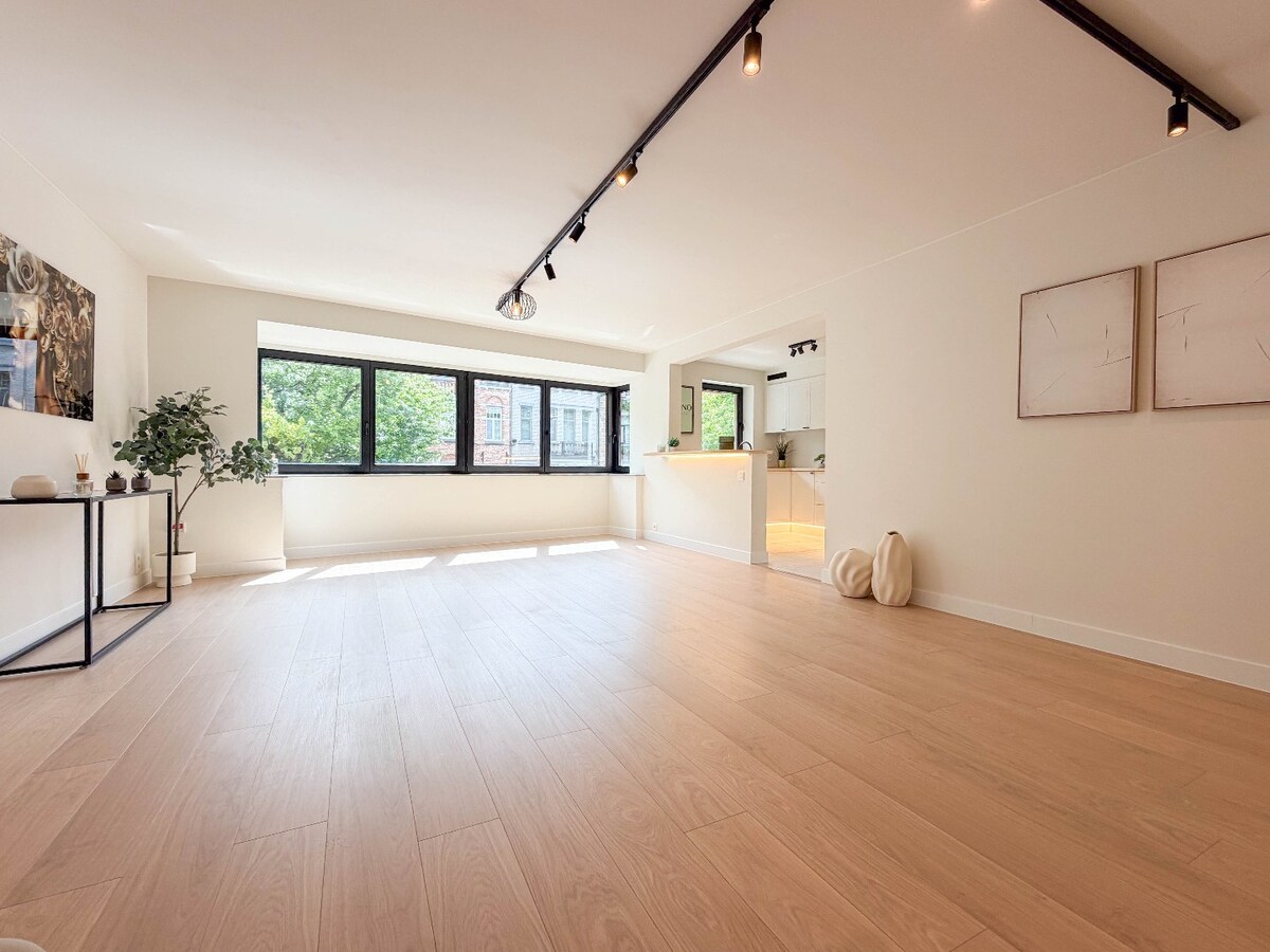 TOPPER ! Appartement op topligging met groot terras van maar liefst 30 m2 ! *** NONO INSPIRED *** 