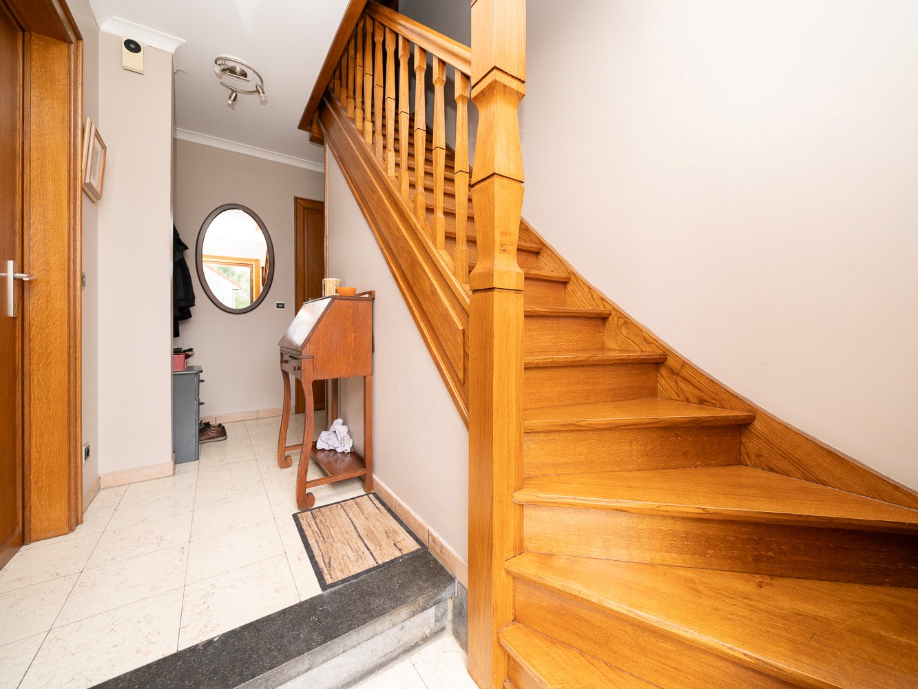 Ruime woning met 3 kamers en dressing, garage en tuin 