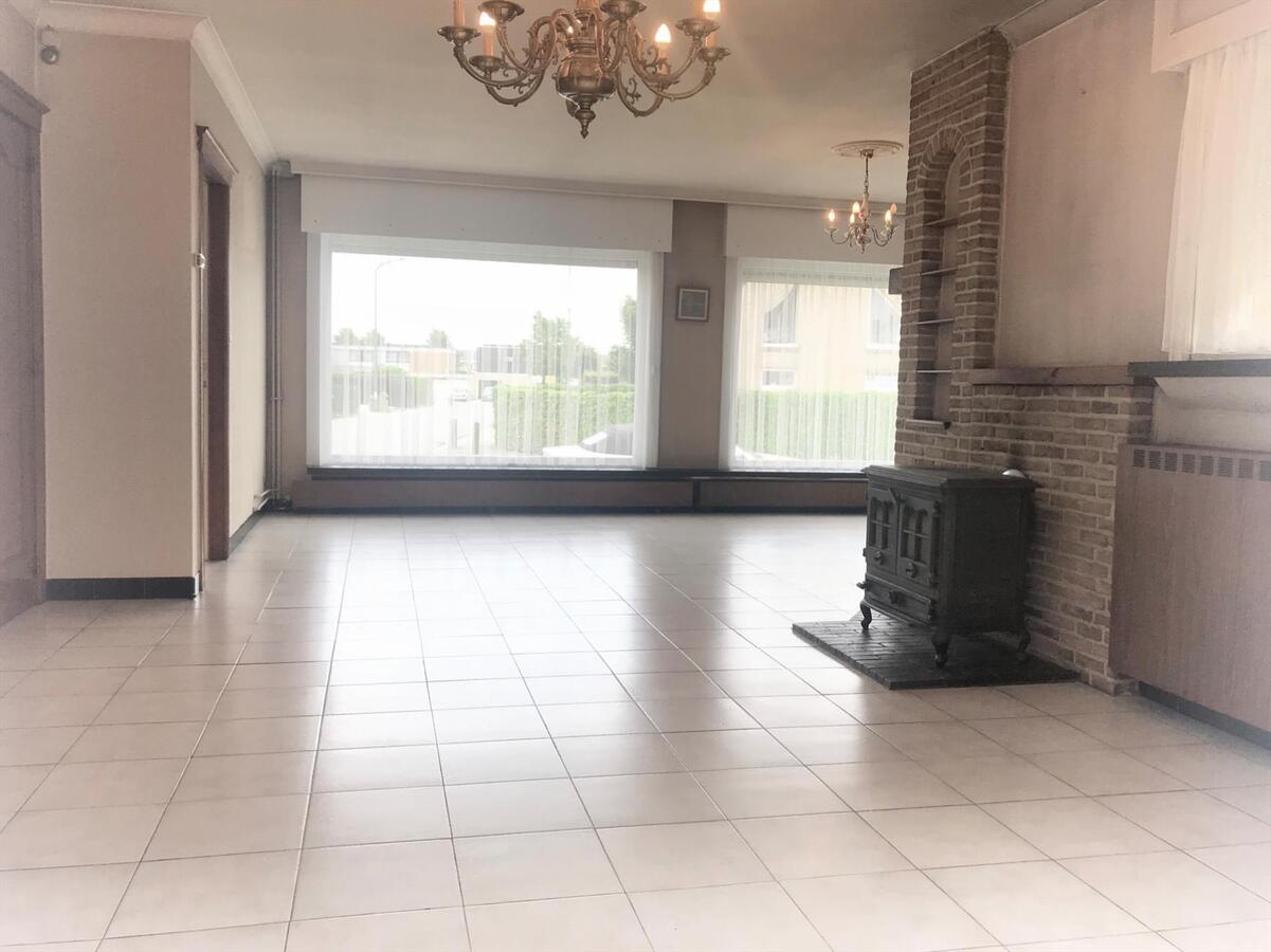 MOOI RUIME WONING OP CENTRALE LIGGING TE ZEDELGEM 