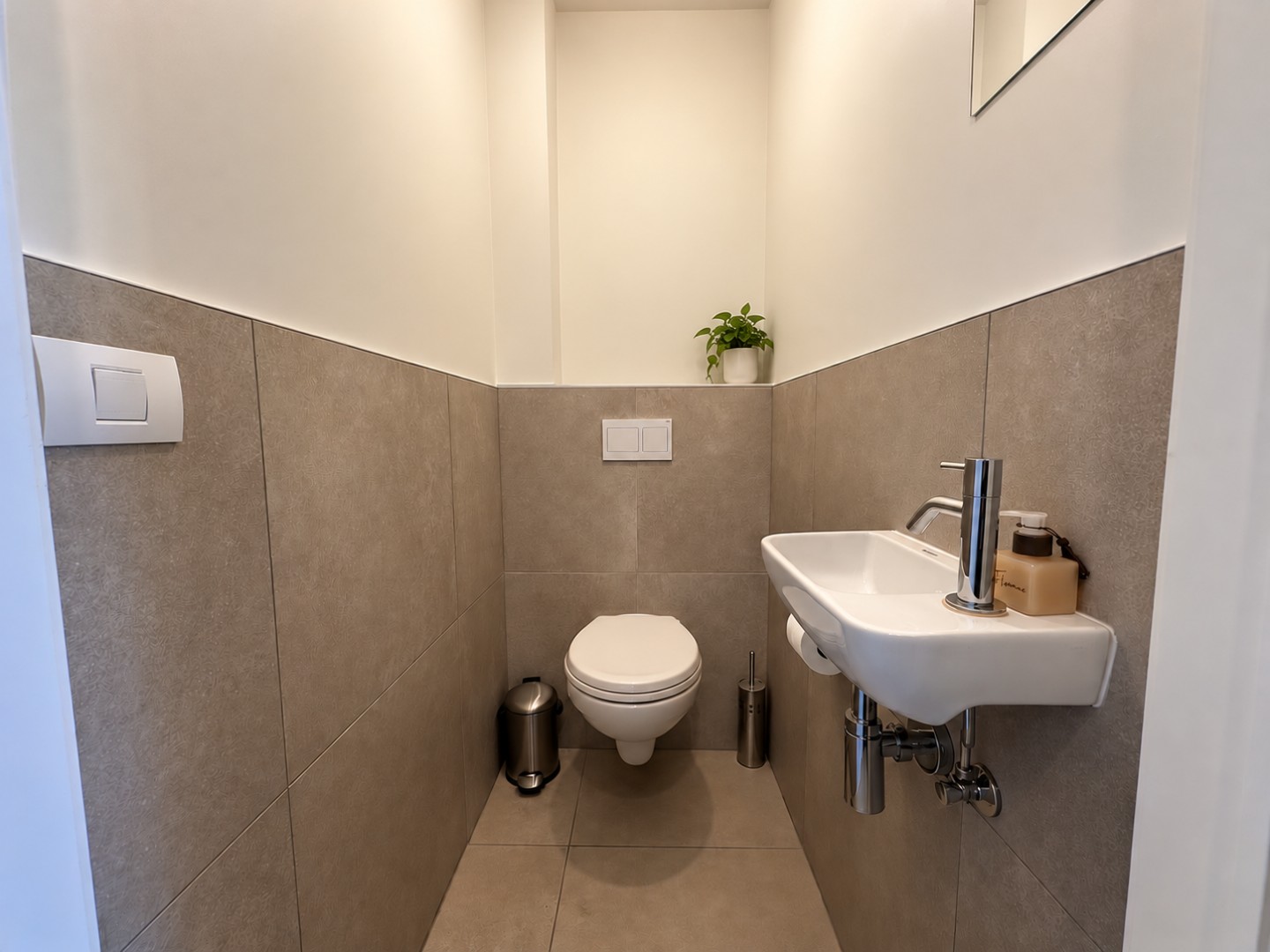 Prachtig appartement (89 m²) met 2 slpk, groot terras (en garage), Torhout 