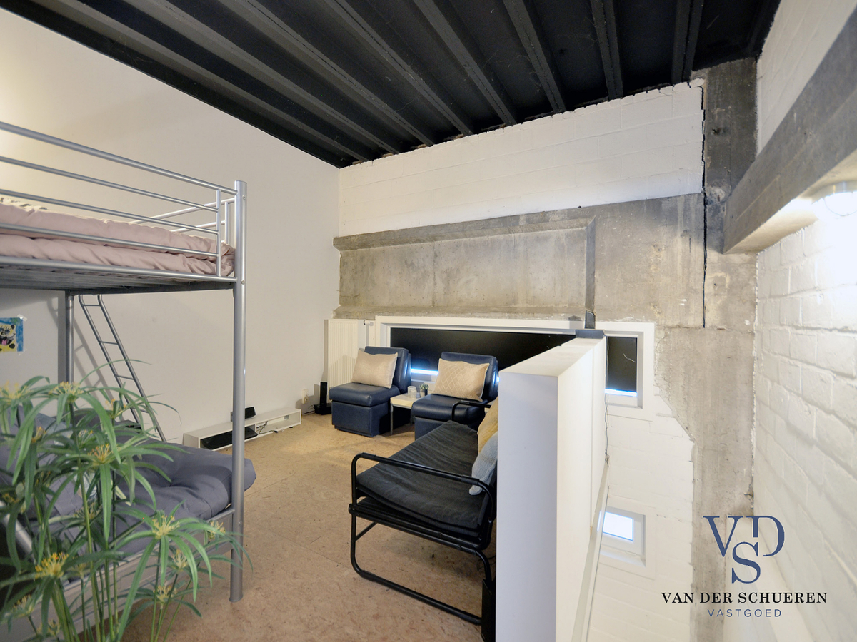 Eigentijdse loft voor wonen en werken. Opportuniteit als investeringspand ! 