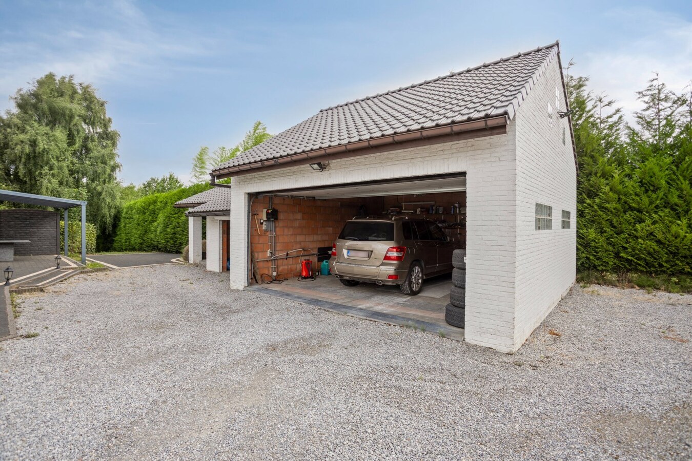 Stijlvolle villa met tuin en dubbele garage te Tienen 