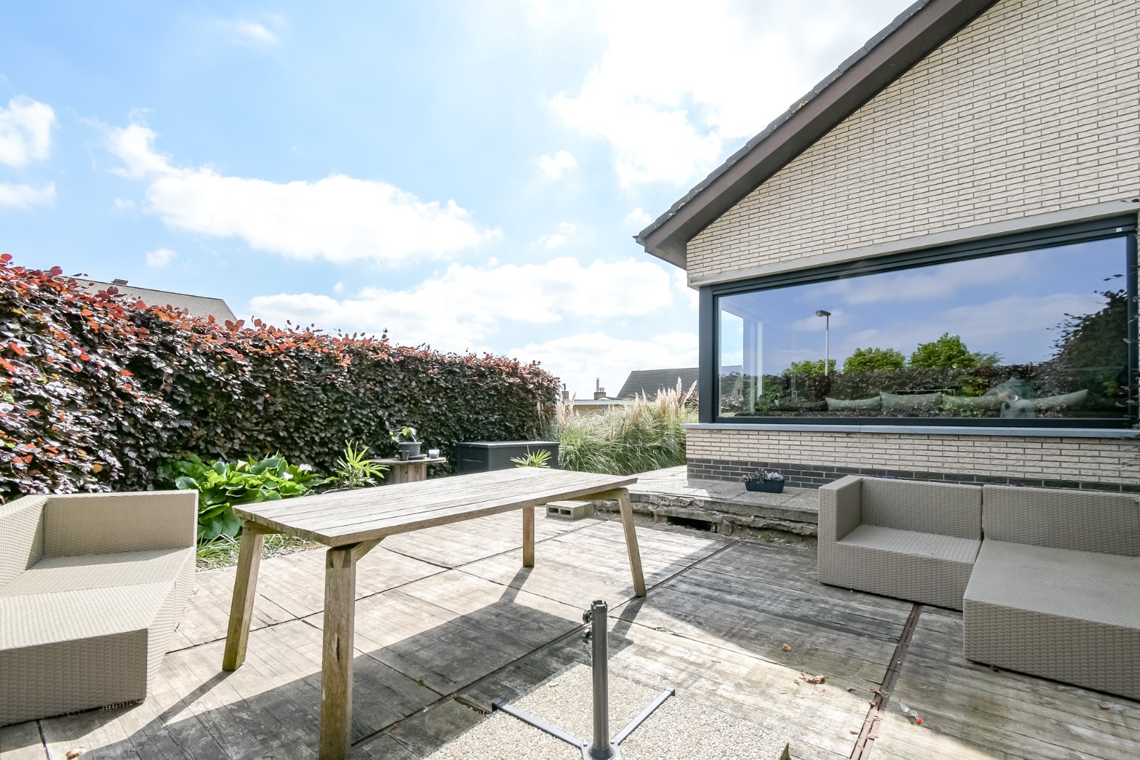 Licht en ruim wonen in Hooglede: instapklare woning! 