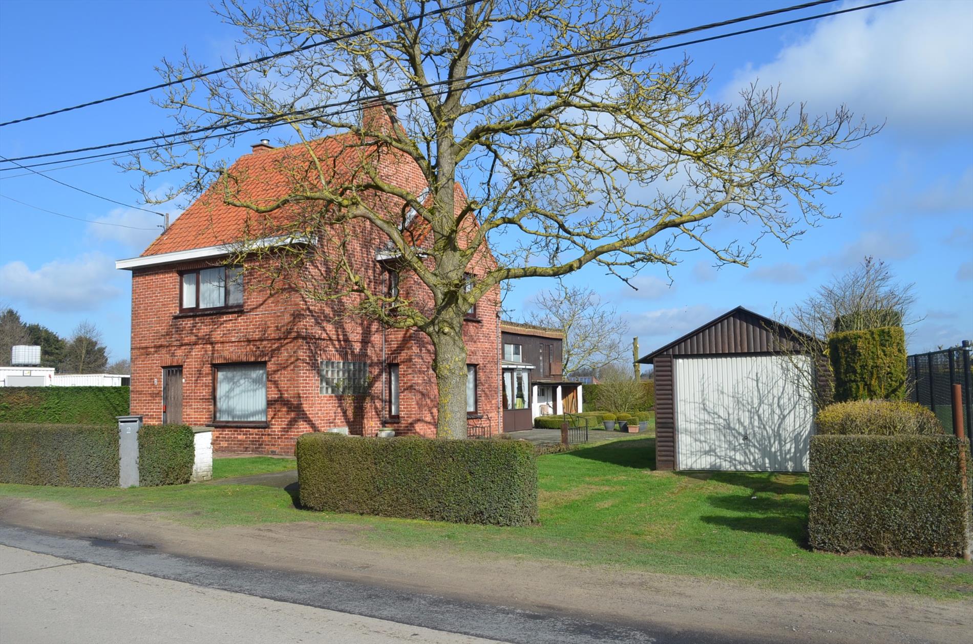 Open bebouwing op 825 m² met 3 slpk te Adegem 