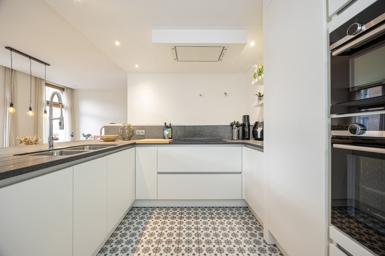 Ruim triplex appt met 2 slpk en dakterras nabij 't Zuid! 