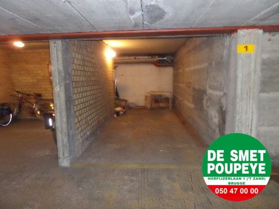 Zonnig hoekappartement met autostaanplaats 