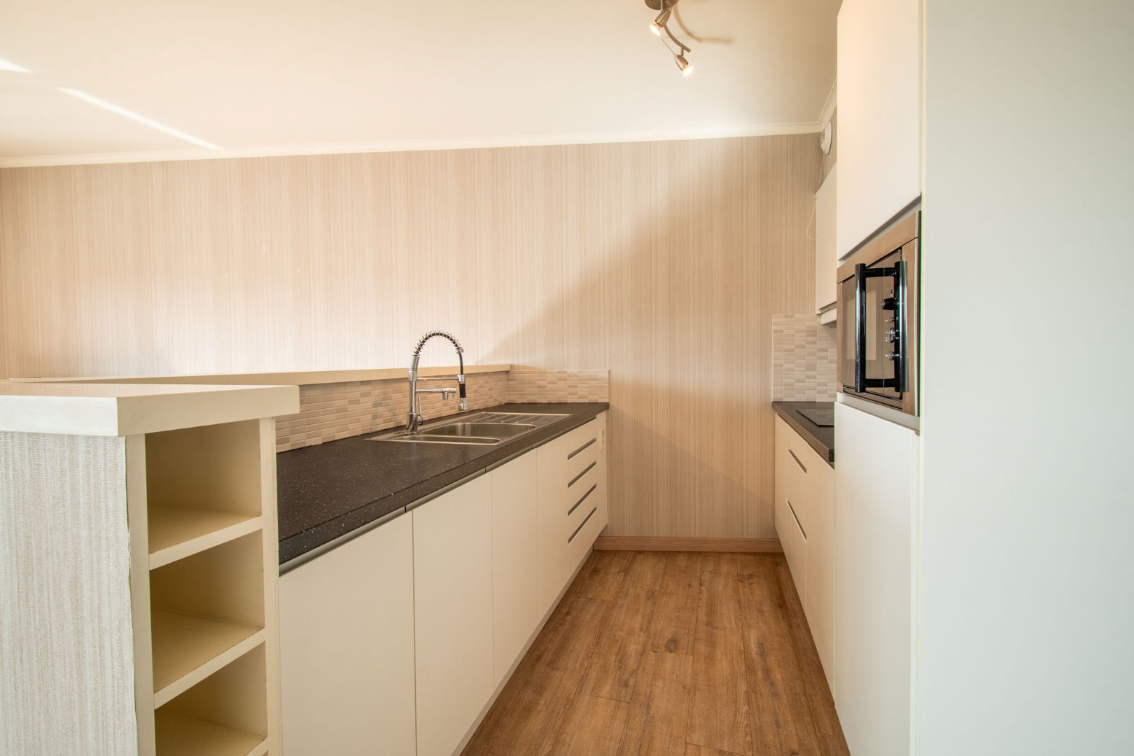 Instapklaar appartement met 3 slaapkamers, terras en garage 