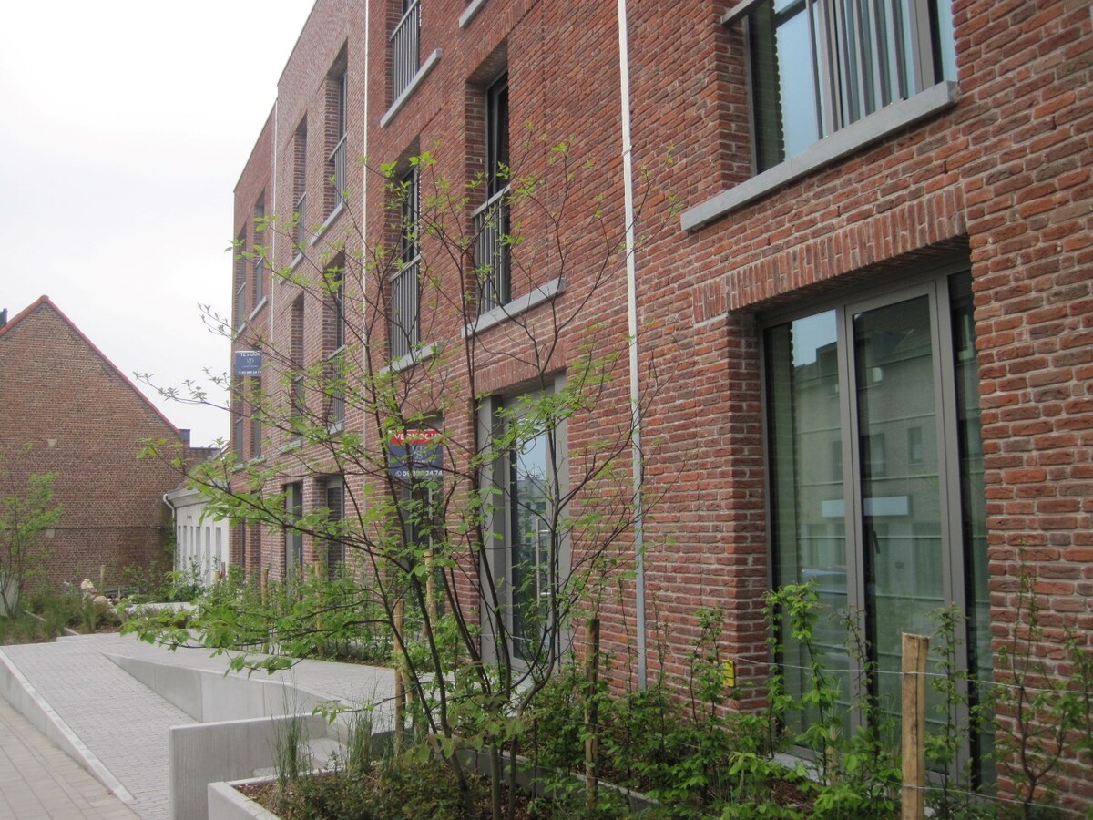 BIJZONDER ruim appartement (E-peil  