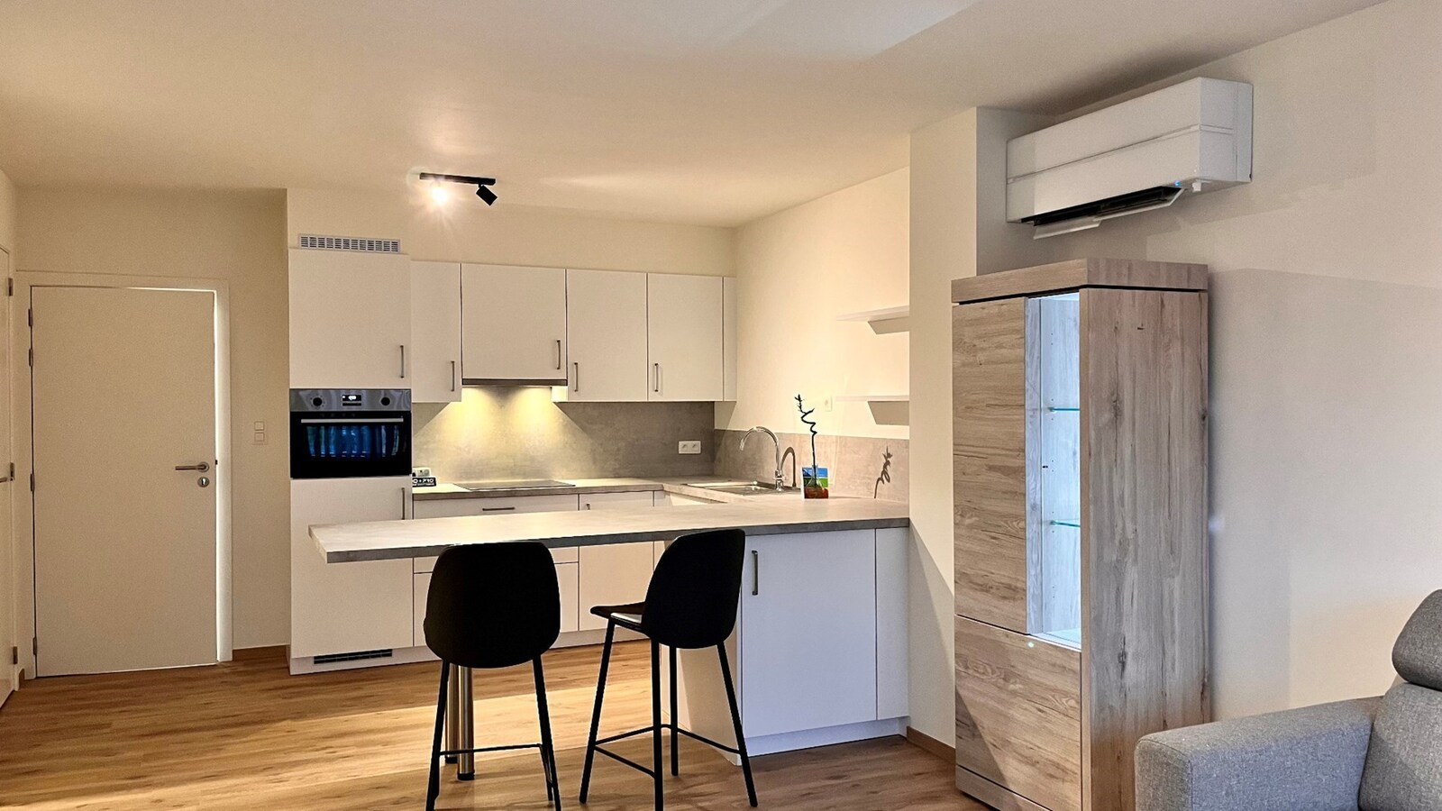 ENERGIEZUINIG EN VOLLEDIG GEMEUBELD APPARTEMENT TE TUILT (KURINGEN) 