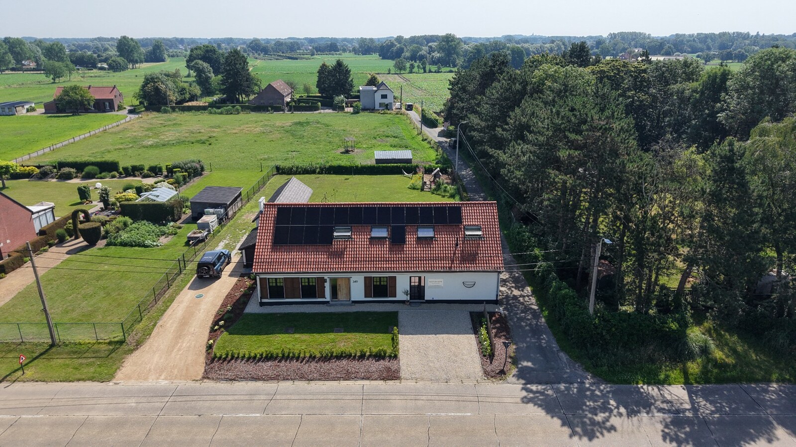 Energievriendelijke en Instapklare langgevelhoeve met privé-praktijkruimte te Berlaar 