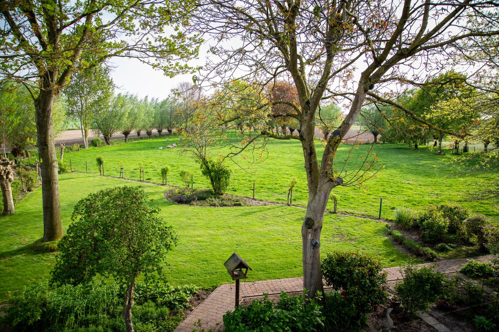 Uniek landhuis op 7.390m²  te Bassevelde 