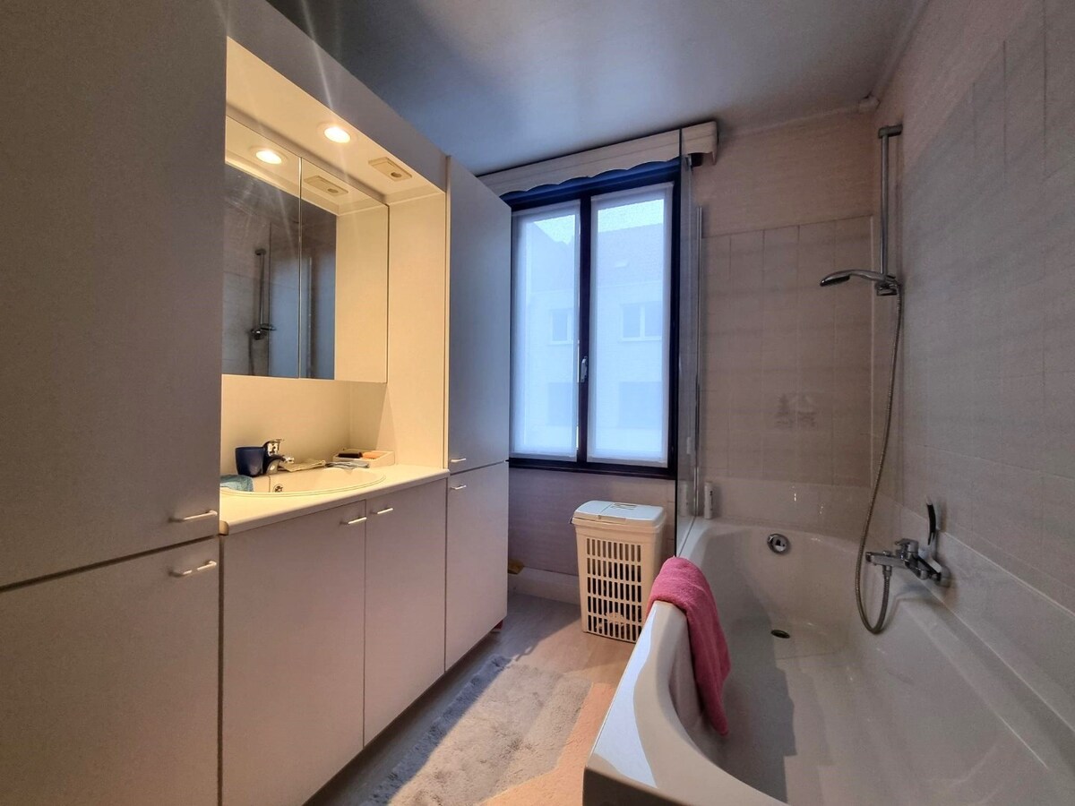 Centraal gelegen, zeer ruime gezinswoning te Heist 