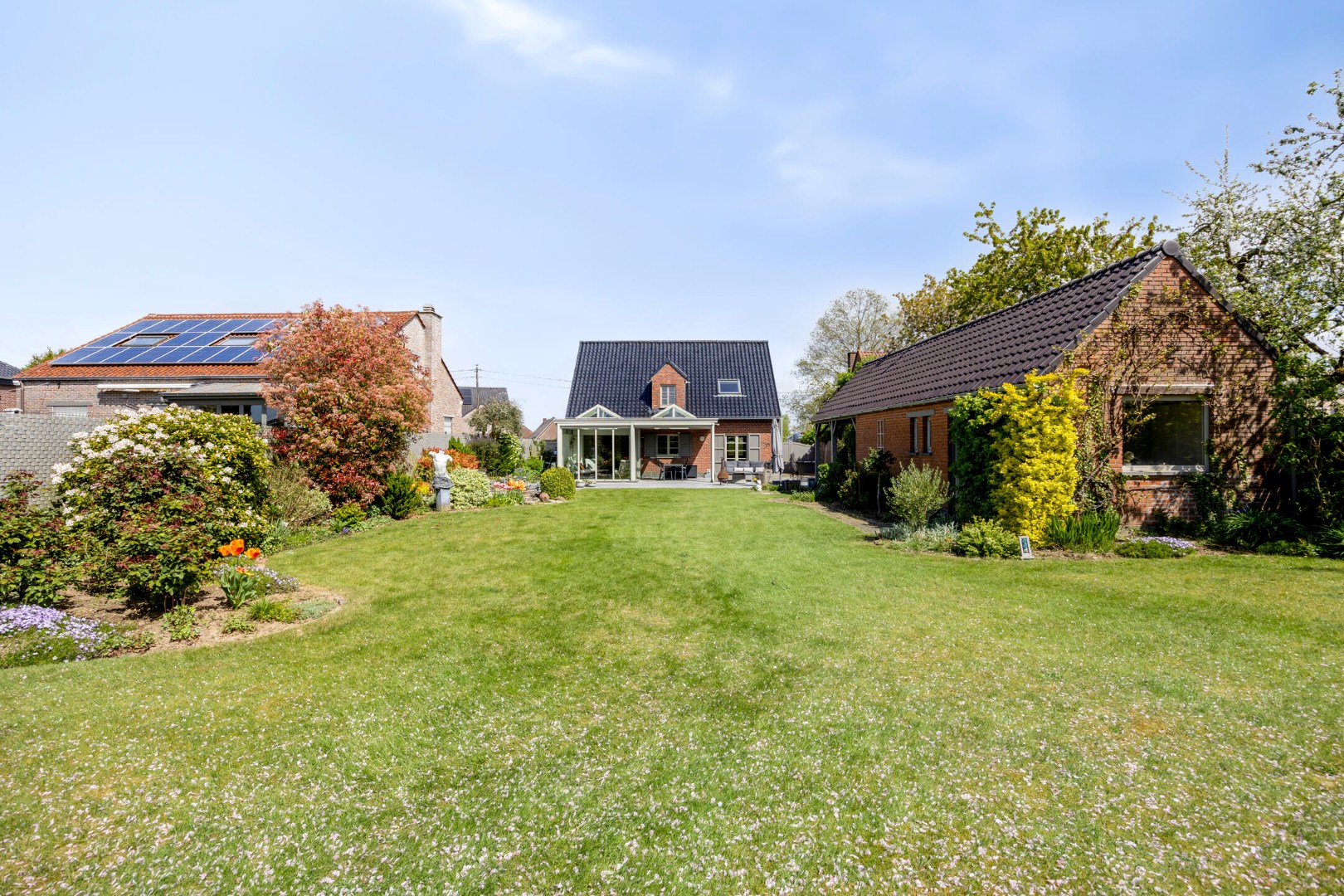 Open bebouwing met prachtige tuin en 4 ruime slaapkamers, garage, tuin en terras in Bierbeek – EPC 272kWh/m² 