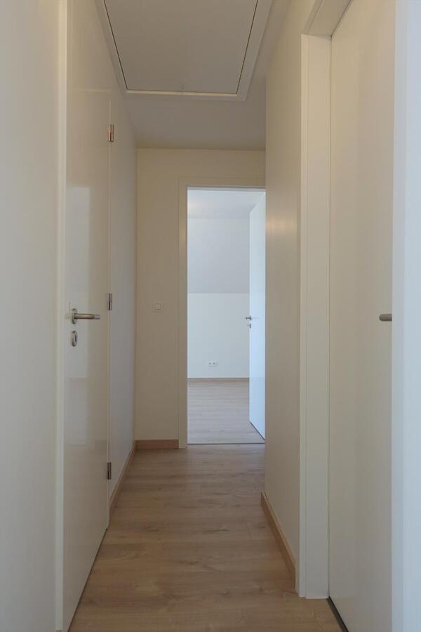 Half-open nieuwbouwwoning met zonnige tuin 