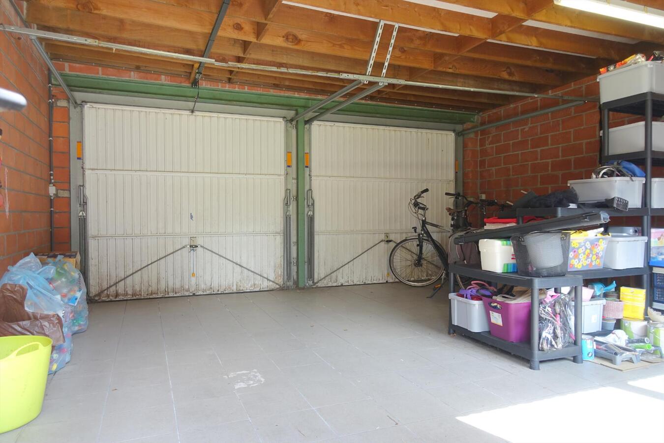 Instapklare woning met dubbele garage 