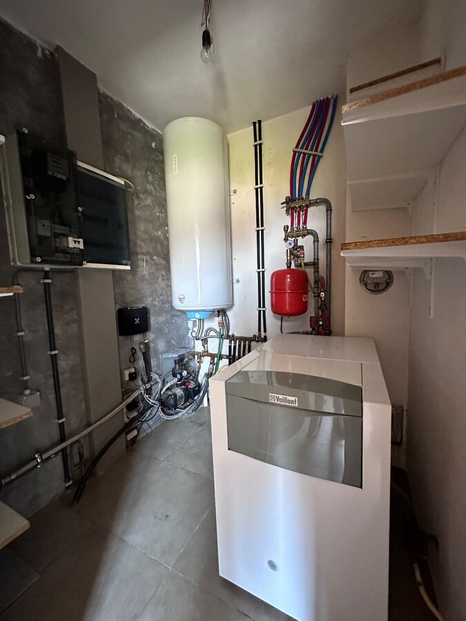 Rustig gelegen alleenstaande woning te Leke 