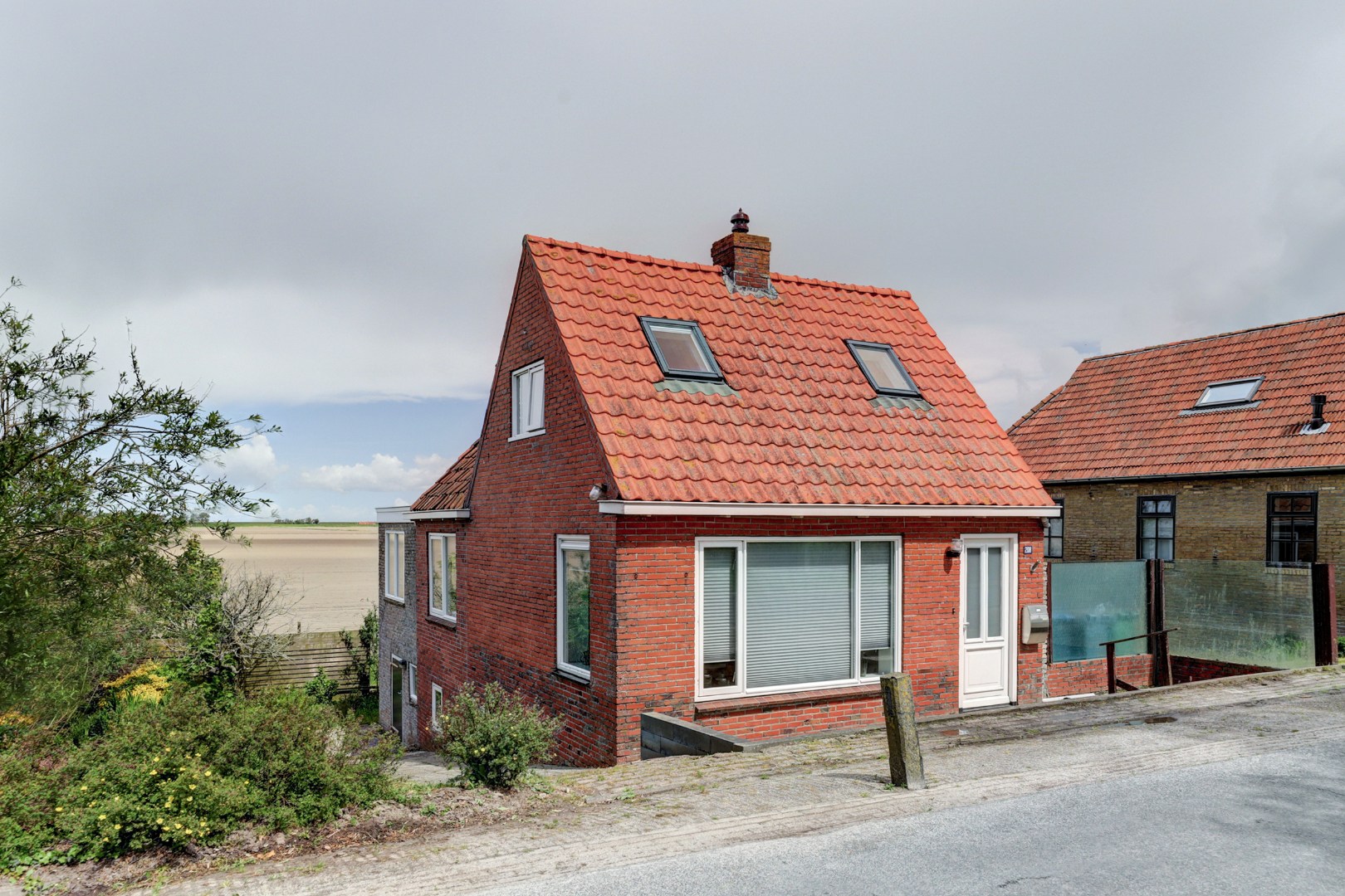 Dijkwoning te koop in St.-Annaparochie